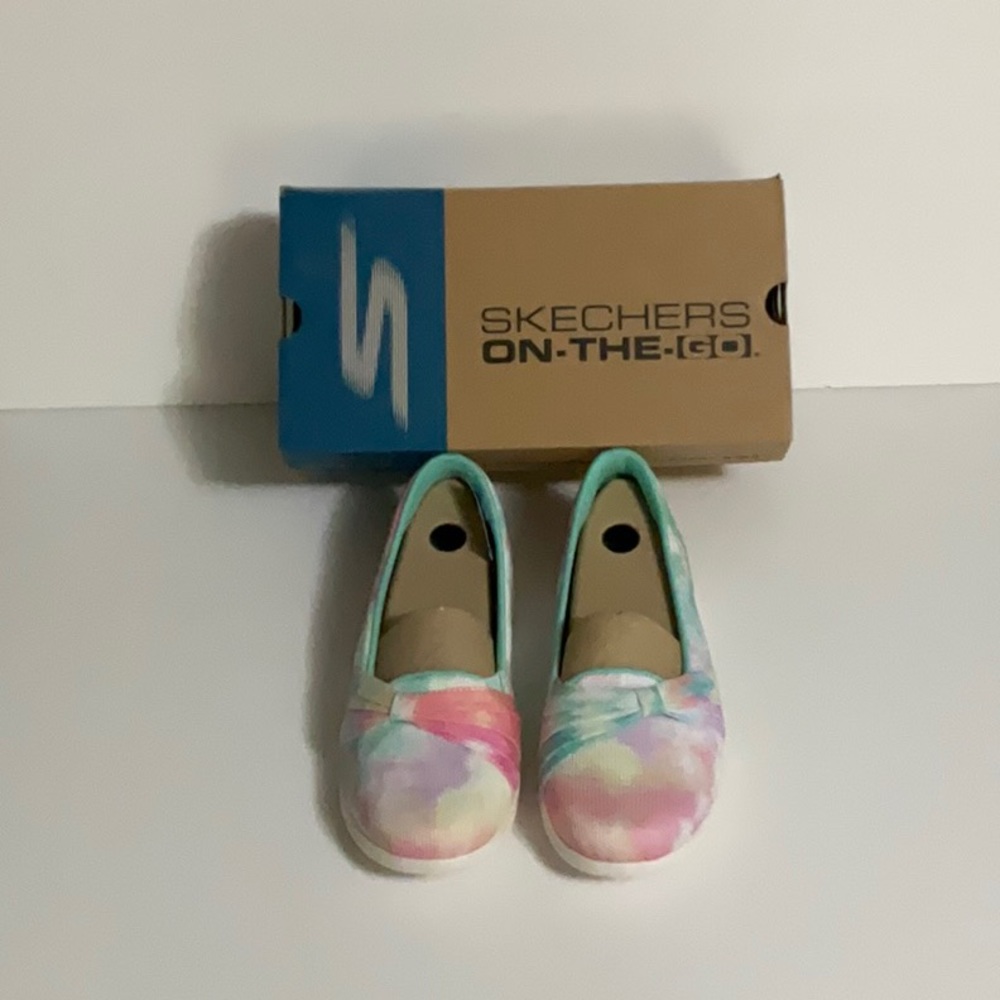 Skechers “on the go” sneakers size 6.5 women’s